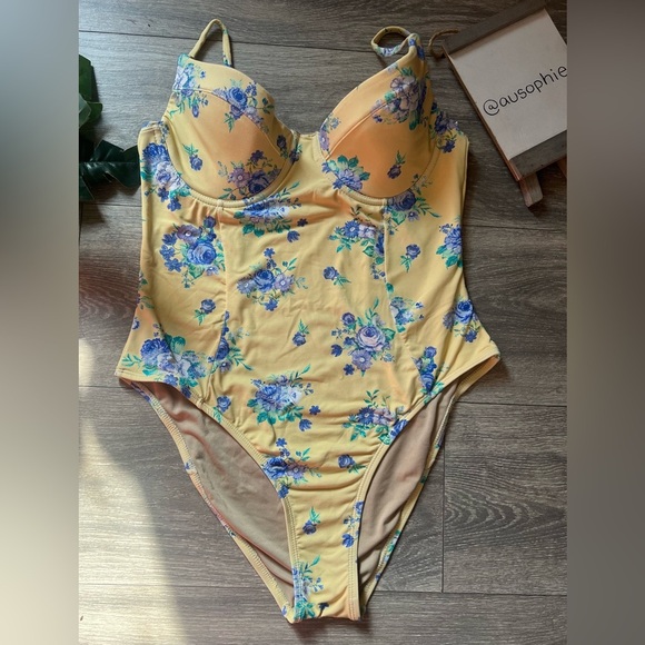 WeWoreWhat Golden Hour Floral Underwire One-Piece Swimsuit. Size L - Picture 1 of 8